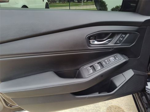 Used 2025 Honda Accord Sport image 13