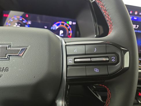 Certified 2024 Chevrolet Colorado Z71 w/ LPO, Dark Essentials Package image 16