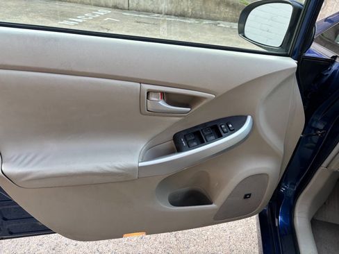 Used 2010 Toyota Prius Two image 8