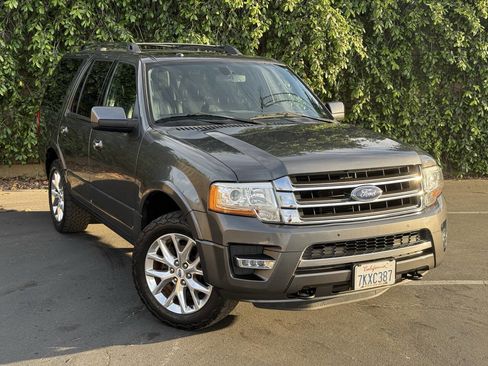 Used 2015 Ford Expedition Limited w/ Equipment Group 301A image 2
