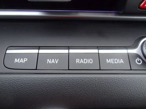 Used 2024 Hyundai Elantra SEL FWD image 34