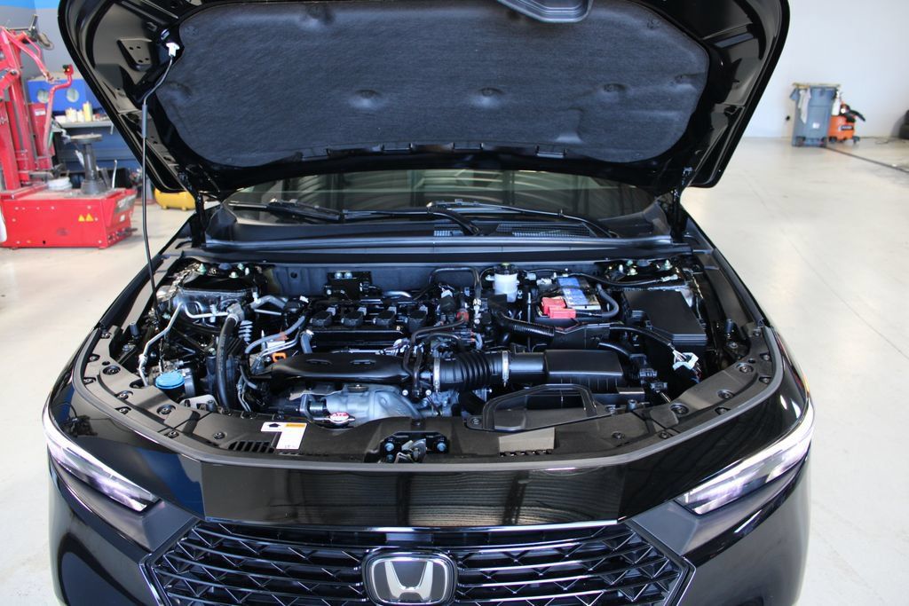Used 2025 Honda Accord SE image 9