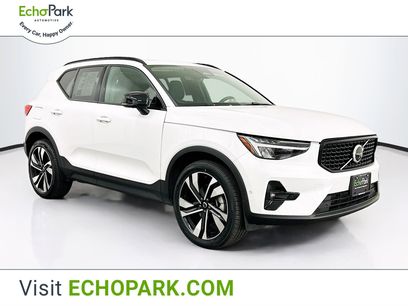 Used 2025 Volvo XC40 B5 Plus