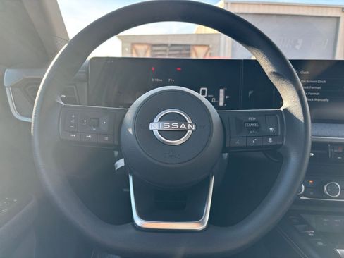 Used 2025 Nissan Kicks SV image 25