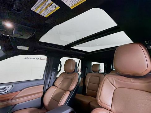 Certified 2024 Lincoln Navigator L Reserve AWD/4WD image 27