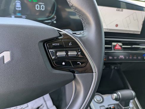 Certified 2023 Kia Niro EX FWD image 32