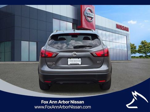 Used 2017 Nissan Rogue Sport SV FWD image 4