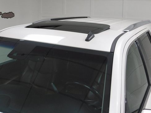 Used 2015 Cadillac Escalade Luxury image 20