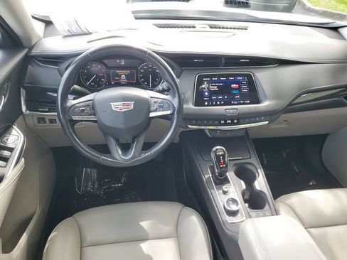 Used 2022 Cadillac XT4 Premium Luxury w/ Safety Alert Package FWD image 16