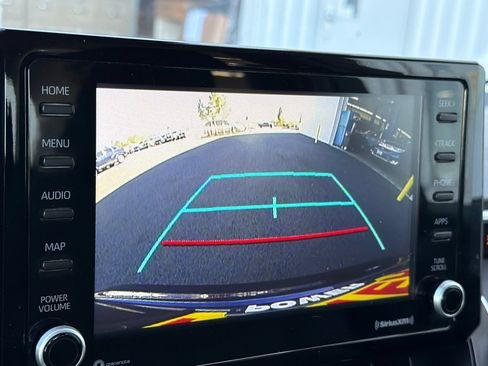 Used 2022 Toyota Corolla LE FWD image 17