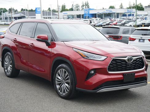 Used 2022 Toyota Highlander Platinum AWD/4WD image 7