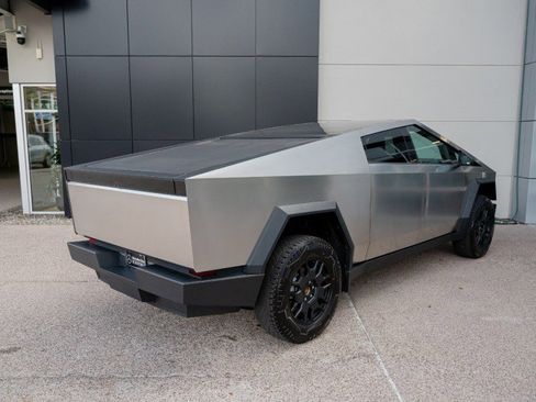 Used 2024 Tesla Cybertruck AWD Crew Cab image 7