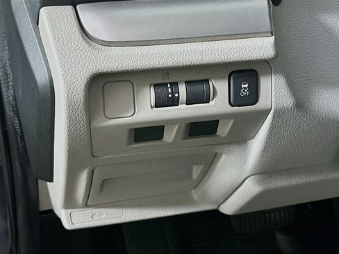 Used 2016 Subaru Forester 2.5i Premium image 17