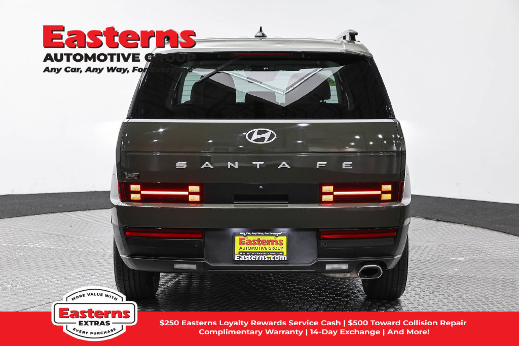 Used 2025 Hyundai Santa Fe SEL FWD image 7
