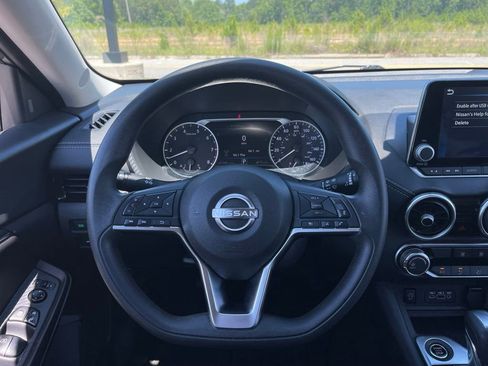 Used 2024 Nissan Sentra SV FWD image 22