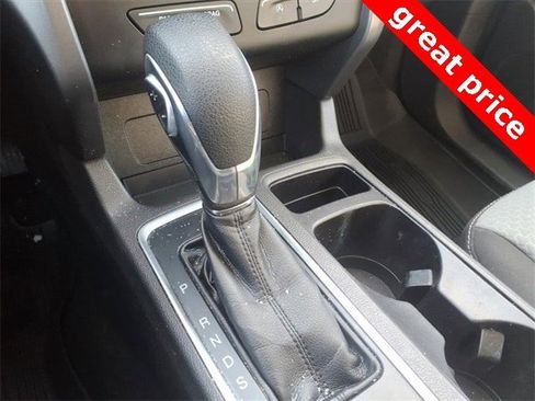 Used 2019 Ford Escape SE image 17