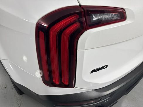 Used 2022 Kia Telluride SX w/ Nightfall Edition Package AWD/4WD image 33