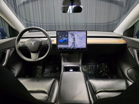 Used 2021 Tesla Model Y Long Range image 19