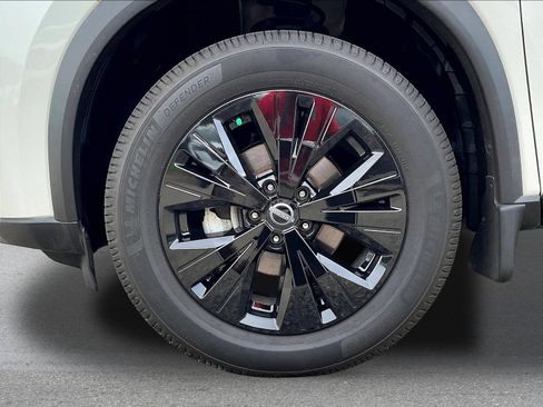Used 2023 Nissan Rogue SV FWD image 34