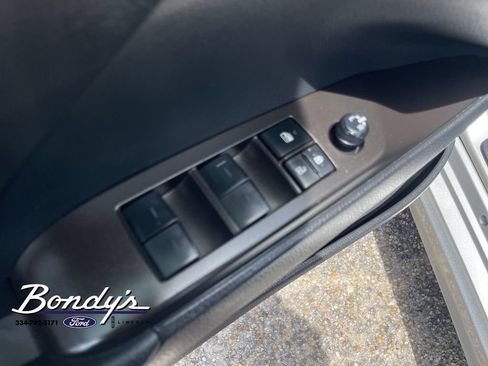 Used 2024 Toyota Camry SE FWD image 8