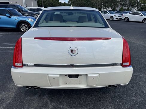 Used 2009 Cadillac DTS FWD image 4