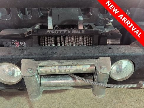 Used 2015 Jeep Wrangler Unlimited Sahara w/ Connectivity Group image 9