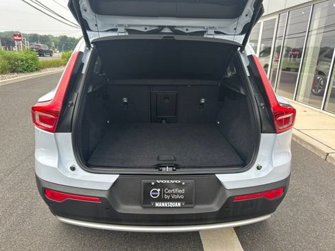 Certified 2025 Volvo XC40 B5 Core AWD/4WD image 11