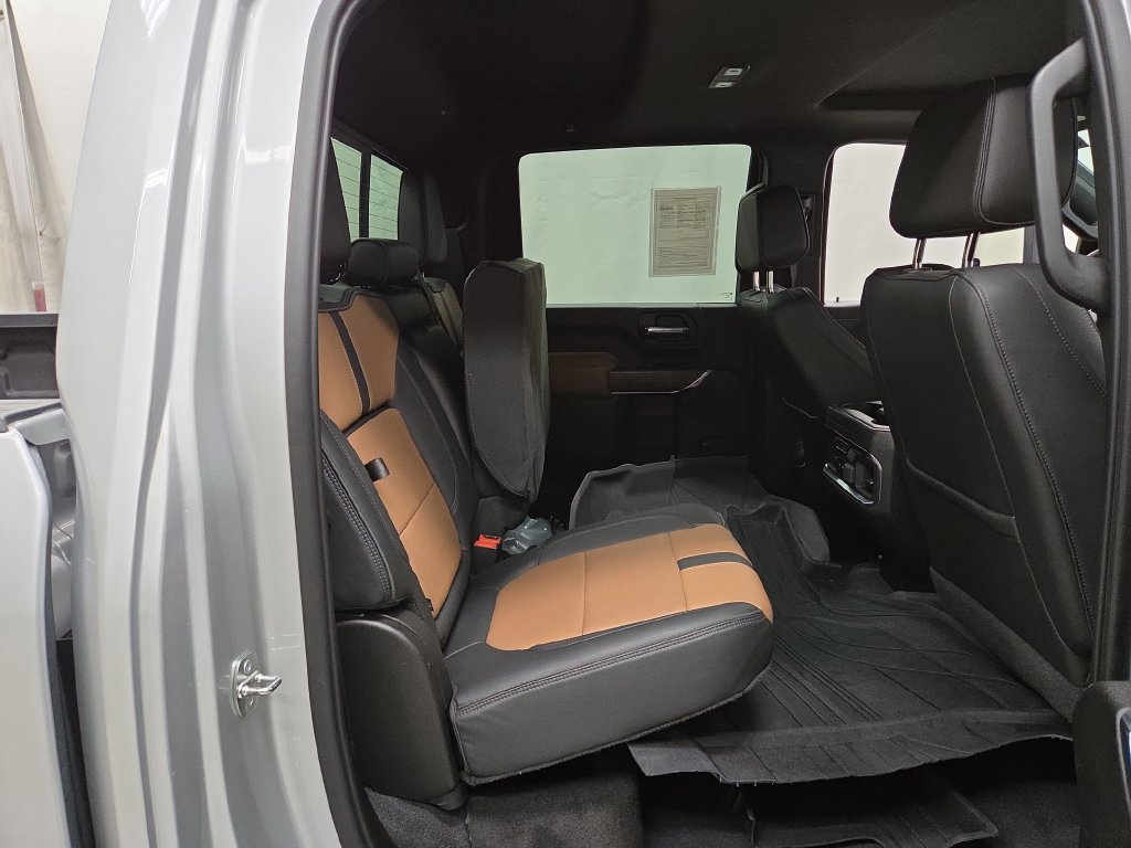 Used 2023 Chevrolet Silverado 3500 High Country w/ Technology Package AWD/4WD image 11