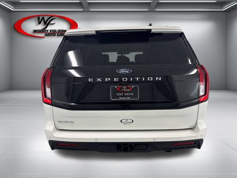New 2026 Ford Expedition Active RWD image 7