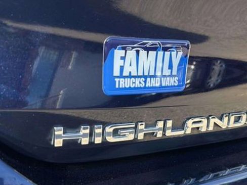 Used 2021 Toyota Highlander XLE image 20