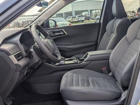 New 2026 Mitsubishi Outlander AWD image 12