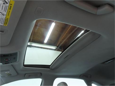 Used 2019 Lexus RX 450h AWD image 29