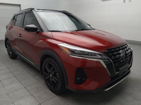 Used 2021 Nissan Kicks SR w/ SR Premium Package FWD image 13
