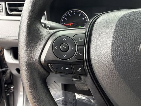 Used 2022 Toyota RAV4 LE image 23