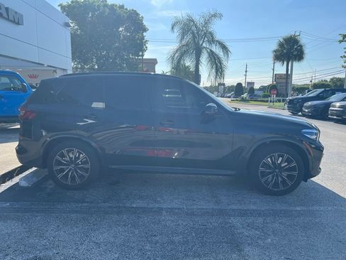 Used 2022 BMW X5 M50i w/ Parking Assistance Package AWD/4WD image 7