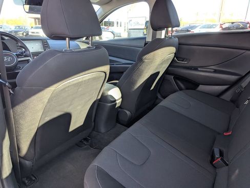 Used 2023 Hyundai Elantra SE FWD image 29