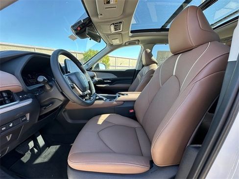 New 2026 Toyota Grand Highlander AWD Hybrid image 26