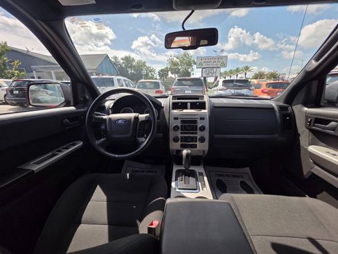 Used 2009 Ford Escape XLT FWD image 12