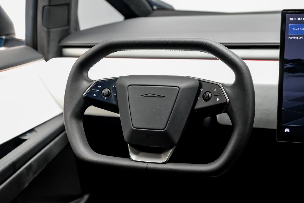 Used 2024 Tesla Cybertruck AWD Crew Cab image 16