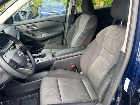 Used 2025 Nissan Rogue SV image 32