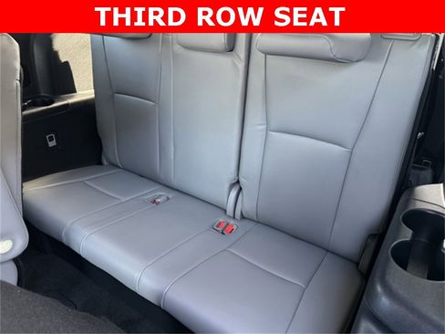 Certified 2022 Toyota Highlander XLE image 8