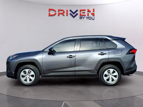 Used 2021 Toyota RAV4 LE image 2