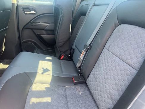 Used 2021 Chevrolet Colorado Z71 AWD/4WD image 10