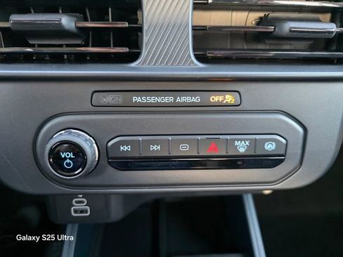 New 2026 Ford Maverick XL FWD image 19
