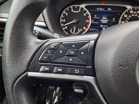 Used 2024 Nissan Altima 2.5 SV FWD image 13