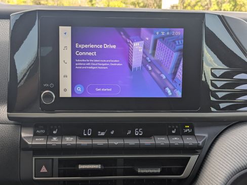 Used 2026 Toyota Camry SE w/ Convenience Package image 26