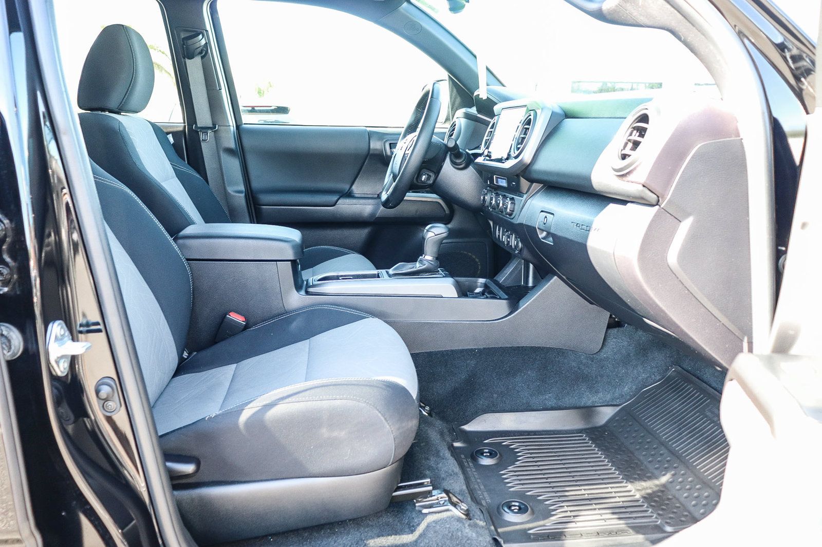 Used 2023 Toyota Tacoma TRD Sport w/ Black Out Package (TMS) AWD/4WD image 16