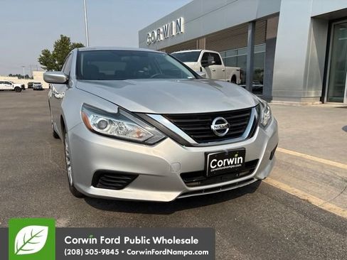Used 2016 Nissan Altima 2.5 S w/ Power Driver Seat Package FWD image 1