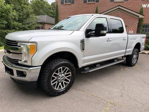 Used 2017 Ford F250 Lariat w/ Lariat Value Package AWD/4WD image 1