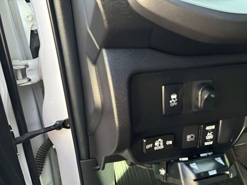 Used 2023 Toyota Tacoma TRD Off-Road image 14